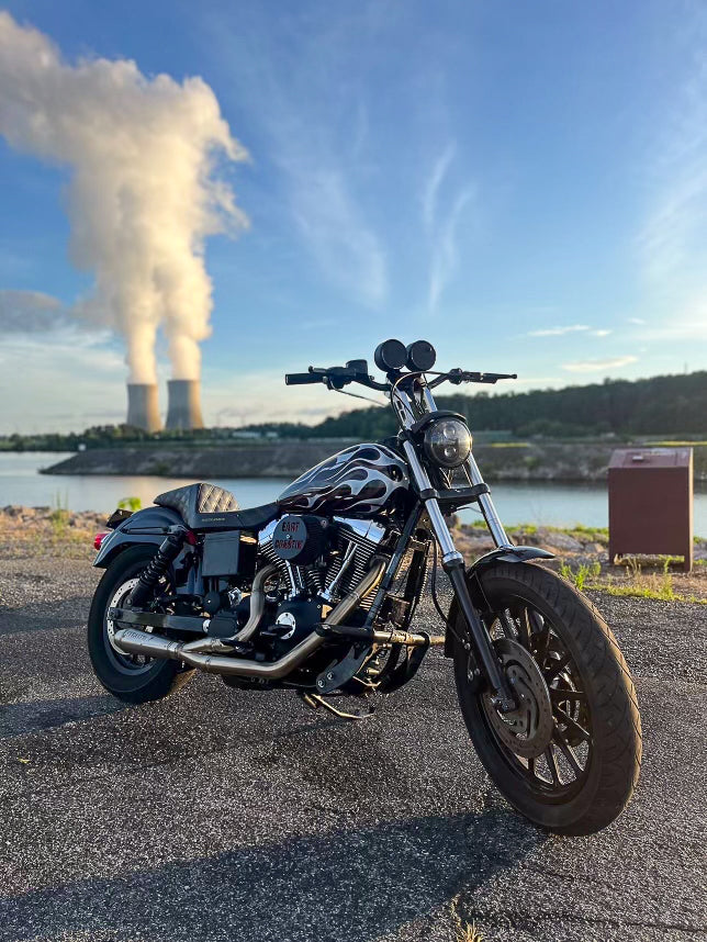 Stealth Pipes exhaust system fitted to Harley Dyna – 1996–2005 stainless headers and muffler, side view