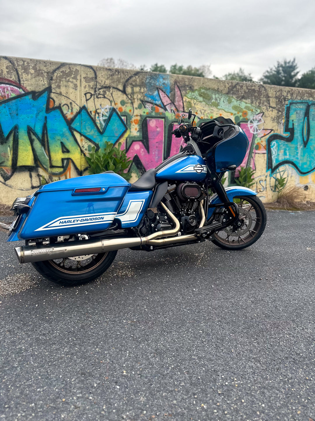 2017–2025 Harley M8 Bagger with Stealth Pipes stainless exhaust system – American-made performance upgrade