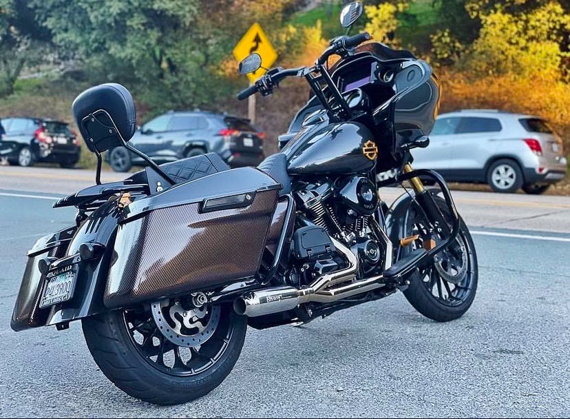 2017–2025 Harley M8 Bagger with Stealth Pipes stainless exhaust system – American-made performance upgrade