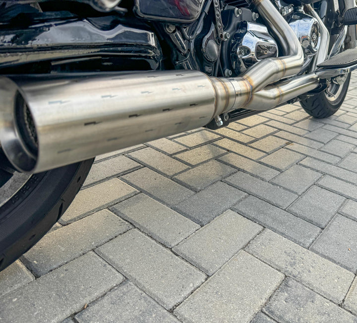 Stealth Pipes Breacher muffler – American-made exhaust with TIG-welded finish