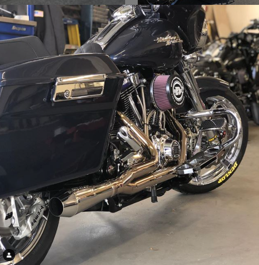 1996–2016 Harley Short Bagger with Stealth Pipes exhaust system installed – stainless muffler and headers