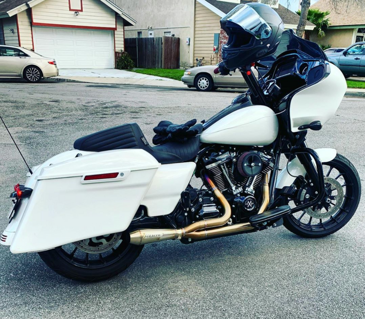 2017–2025 Harley M8 Bagger with Stealth Pipes stainless exhaust system – American-made performance upgrade