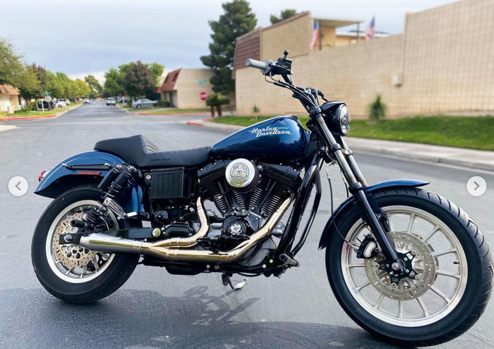 Stealth Pipes exhaust system fitted to Harley Dyna – 1996–2005 stainless headers and muffler, side view